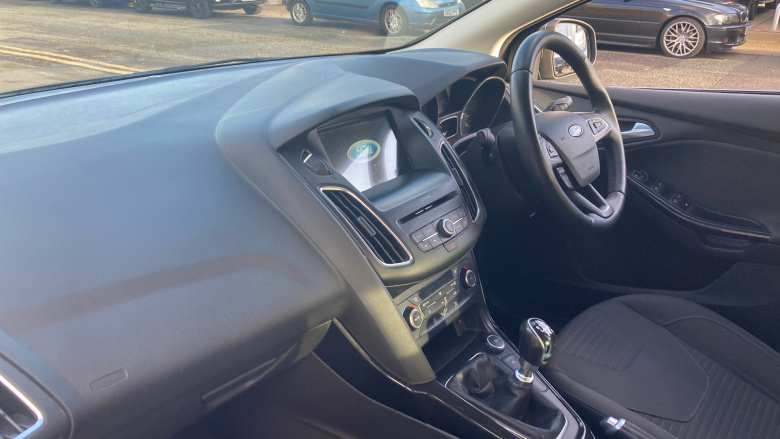 Ford Focus 1.0 EcoBoost 125 Titanium 5dr Petrol Hatchback